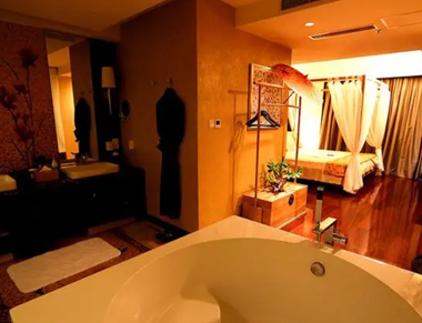 广州荔湾区养生会所的黄昏恋：当爱情遇上八十岁